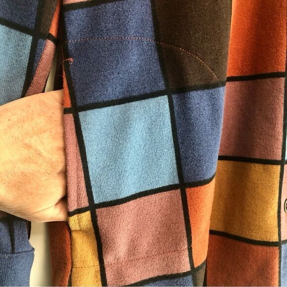 D & Co Women’s Retro Looking Stretch Long Sleeve Button Up Blouse with Pockets - Picture 2 of 12